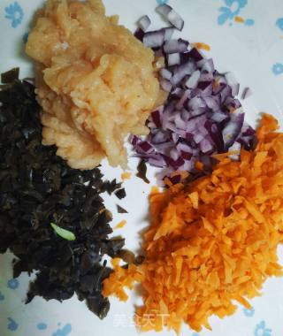 Steamed Carrot Fungus Omelet recipe