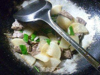 Stir-fried Radish with Pork Lungs recipe