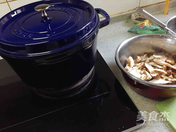 Porcini Mushroom Stewed Spine Soup recipe