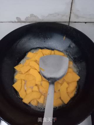 Stir-fried Pumpkin Slices recipe