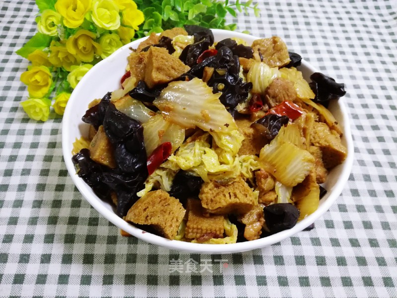 Braised Gluten with Cabbage Fungus recipe