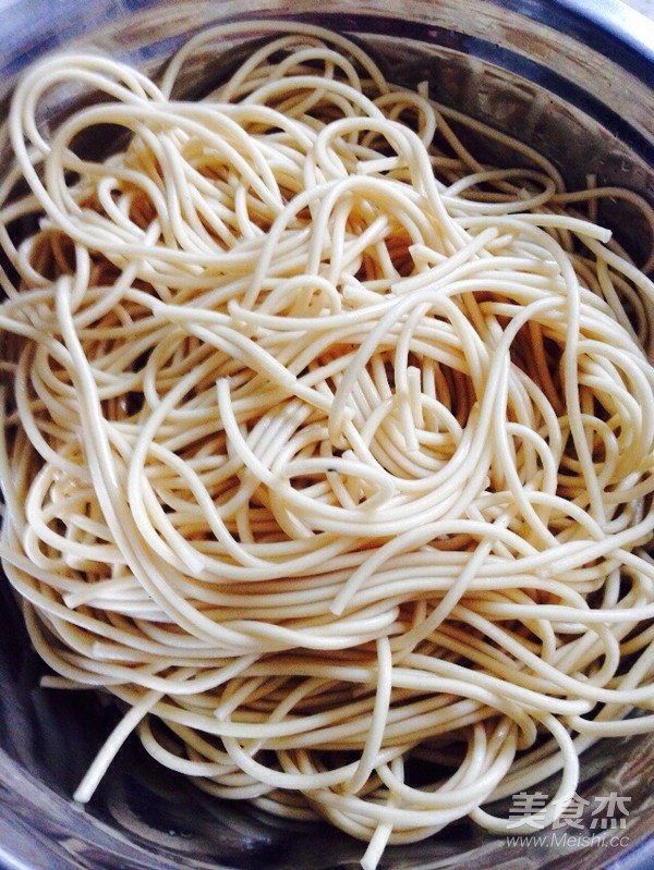 Fried Noodles with Mushrooms in Oyster Sauce recipe