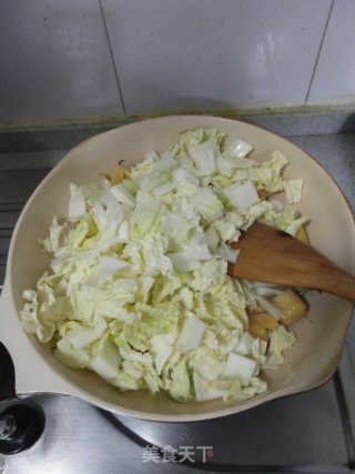 Stir-fried Tofu with Cabbage Fungus recipe