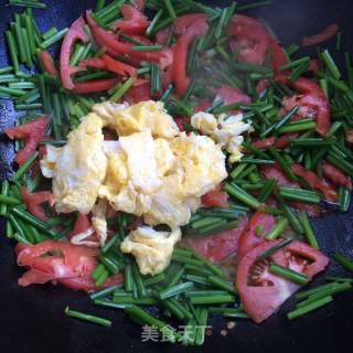 Scrambled Eggs with Leek and Tomato recipe