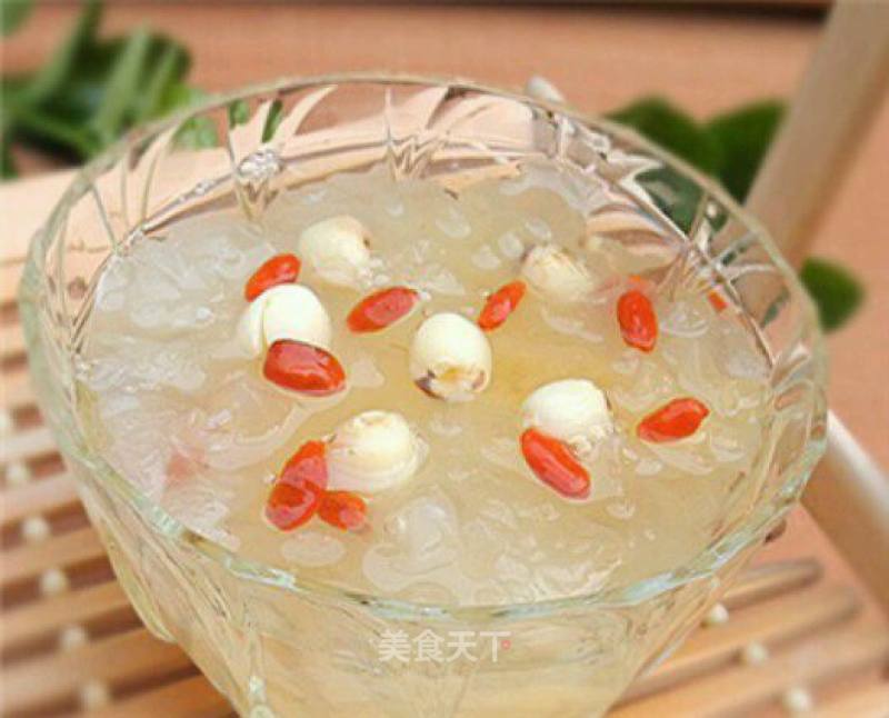 White Fungus and Lotus Seed Soup recipe