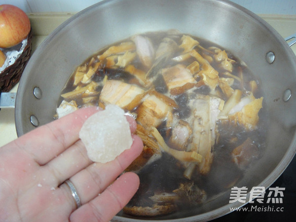 Go Oily Pork and Roast Dried Bamboo Shoots recipe