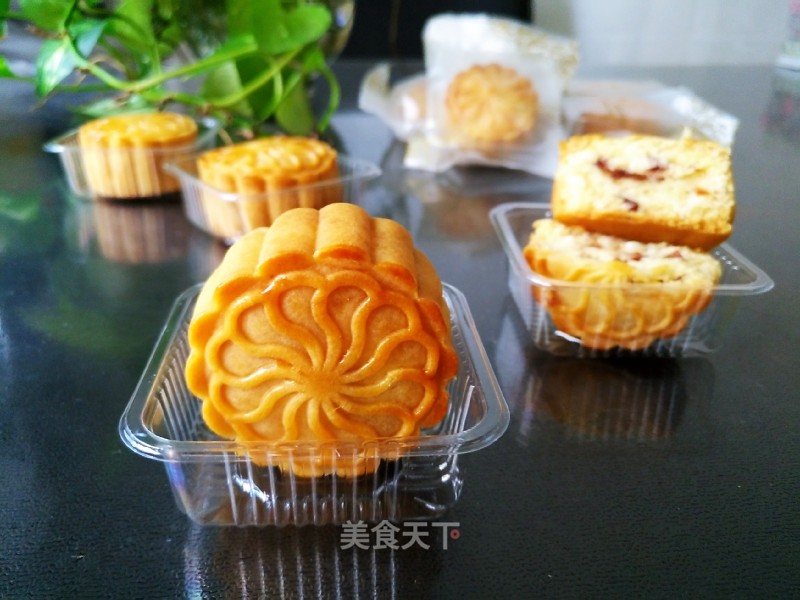 Coconut Cranberry Mooncakes recipe