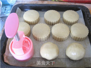 Chestnut Stuffed Mooncakes recipe