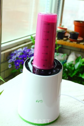 Dragon Fruit Milkshake recipe