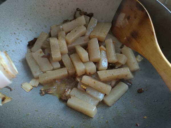 Sauce-flavored Konjac Tofu recipe