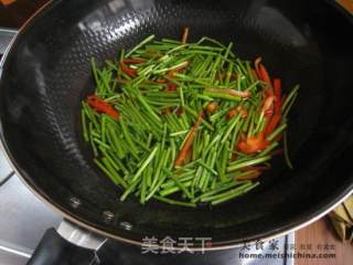 Stir-fried Wormwood with Tea recipe