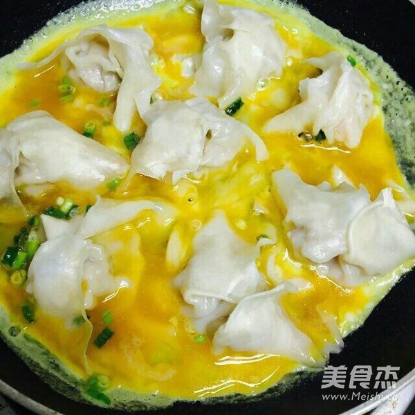 Fried Wontons with Eggs recipe