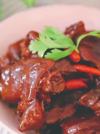Braised Pork Trotters with Soy Sauce recipe