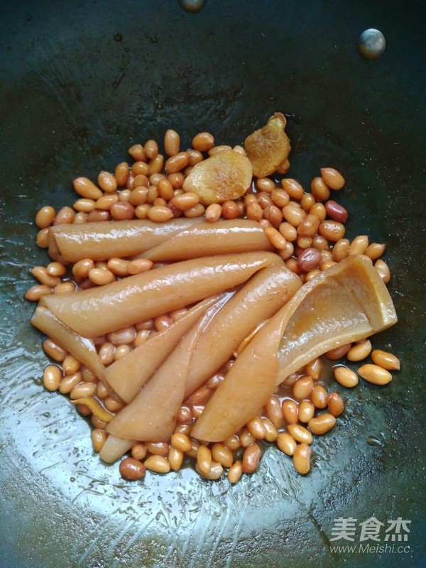 Marinated Pig Skin Peanuts recipe