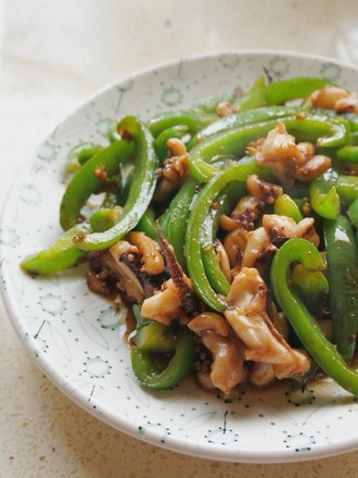 Stir-fried Squid with Green Pepper recipe