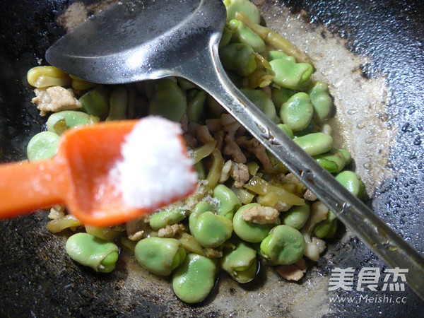 Stir-fried Broad Beans with Pork Belly with Mustard recipe