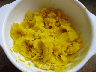 Baked Pumpkin with Salted Egg Yolk recipe