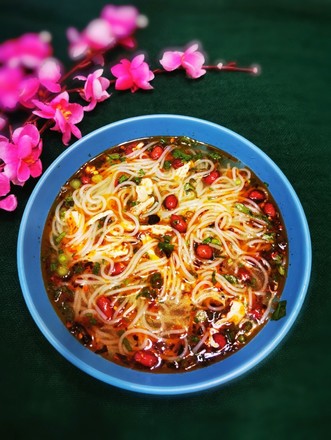 Spicy Chicken Soup with Rice Noodles