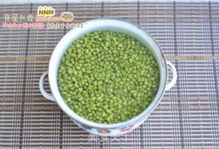 Autumn Lungs Drink-mung Bean Lily Sweet Soup recipe