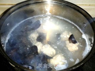 Fungus, Vegetables and Meatball Soup recipe