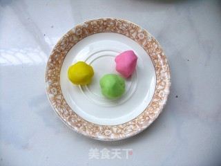 I Wish You All A Happy Mid-autumn Festival-corn and Horseshoe Snowy Mooncakes recipe