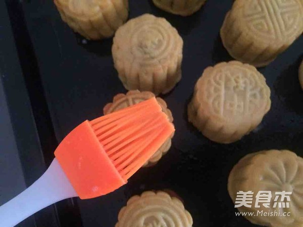Cantonese Mooncake with Egg Yolk and Lotus Seed Paste recipe
