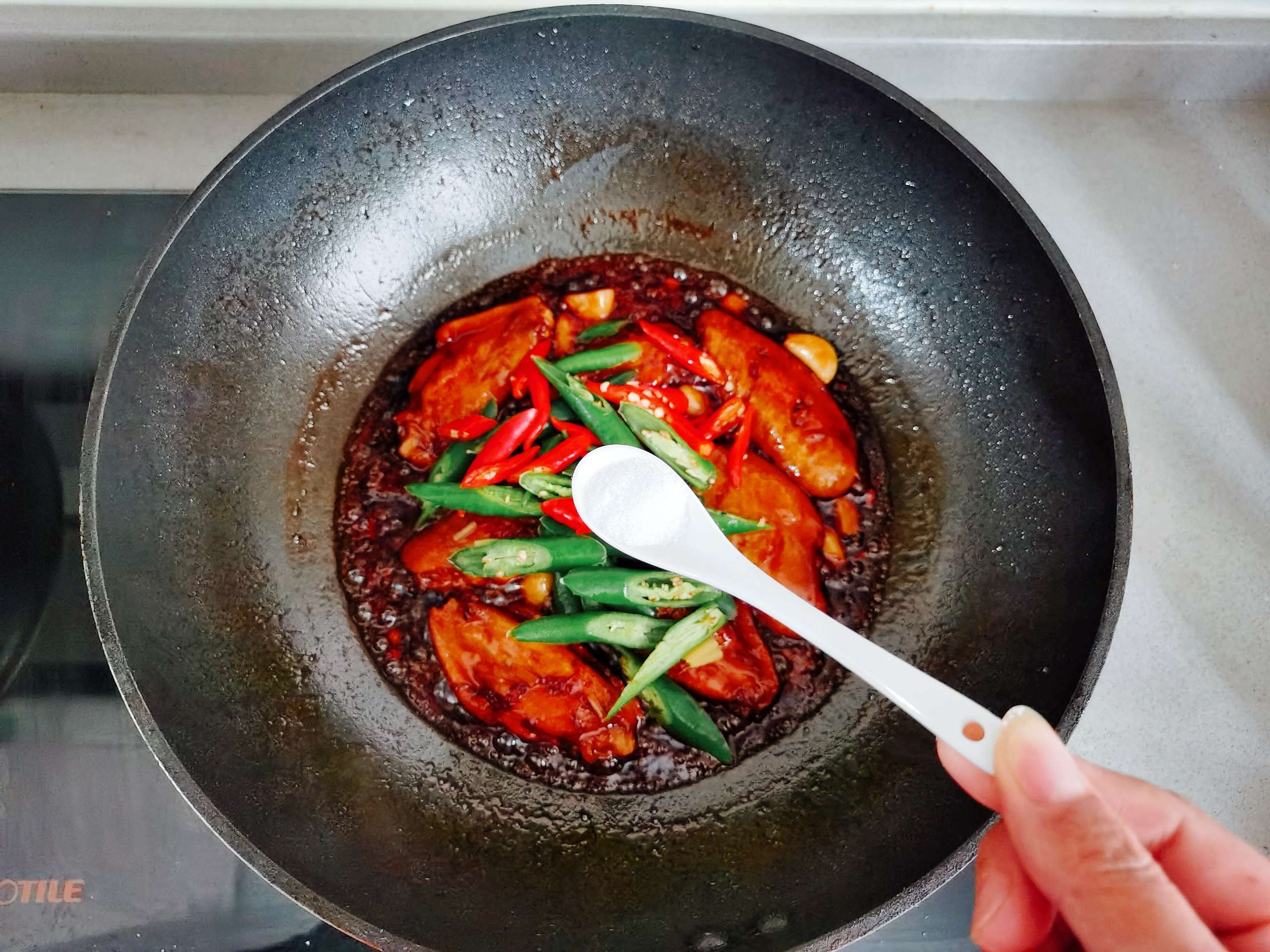 Braised Chicken Wings with Rich Sauce, Delicious Enough to Lick Your Fingers recipe