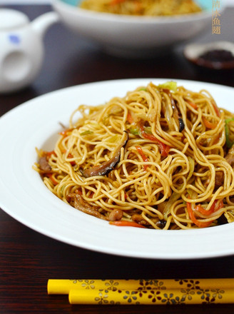 Fried Noodles with Shiitake and Pork recipe