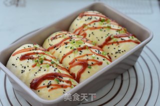 Soup with Onion and Beef Sausage Bread recipe