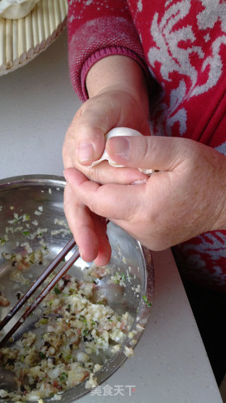 Cabbage and Pork Dumplings~~~ Step by Step to Teach You How to Make Dumplings recipe