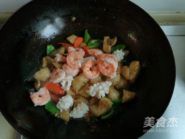 Fried Seafood with Rice Dumplings recipe