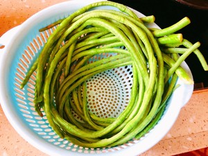 Braised Pork Ribs with Long Beans recipe