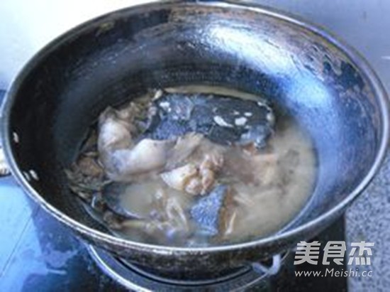 Catfish Head and Tail Roasted Loofah recipe