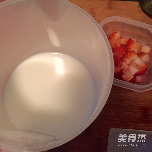 Strawberry Milk Jelly recipe