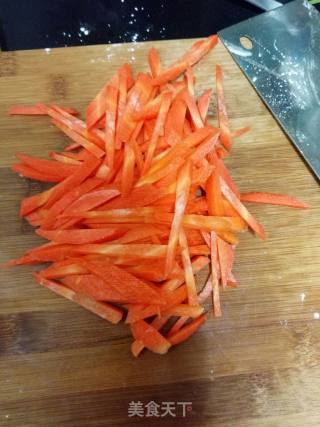 Stir-fried Shredded Pork with Carrots recipe