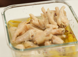 Home-cooked Chicken Feet with Pickled Peppers recipe