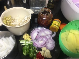 Pickled Pepper Sour Soup Frog recipe