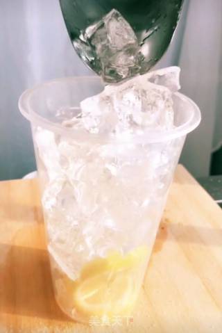 Salty Lime Seven Drink recipe