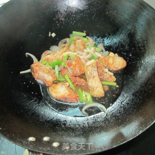 Boiled Fish with Celery and Onions recipe