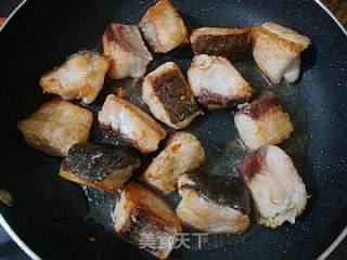 Serving with Wine and Rice are Two Good Choices ------- [fried Glutinous Rice Cake] recipe