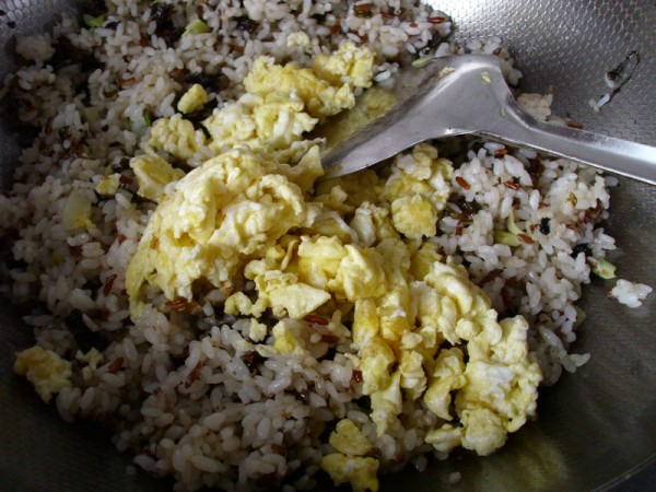 Fried Rice with Seaweed and Egg recipe