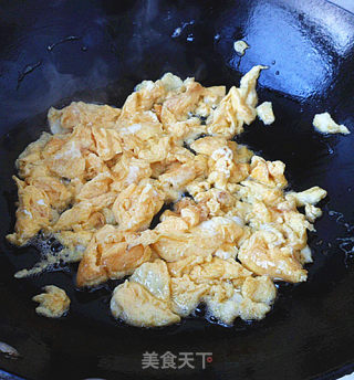 #快手懒人饭# Fried Celery with Eggs recipe