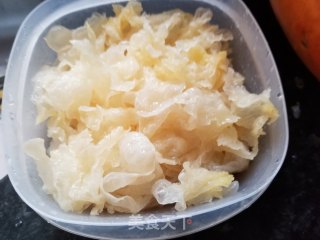 Stewed Snow Fungus with Papaya and Chuanbei recipe