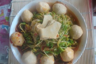 Chicken Balls and Boiled Bean Sprouts recipe