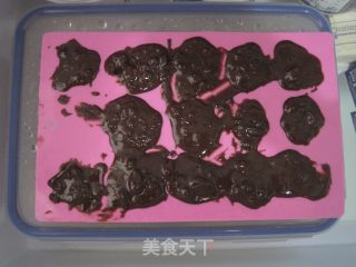 Oven Version of Homemade Biscuits Shredded Raisin Shaped Chocolate recipe