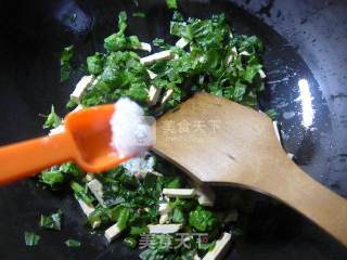 Stir-fried Dried Tofu with Lettuce Leaves recipe