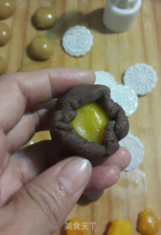 Cantonese Bean Paste Egg Yolk Mooncake recipe