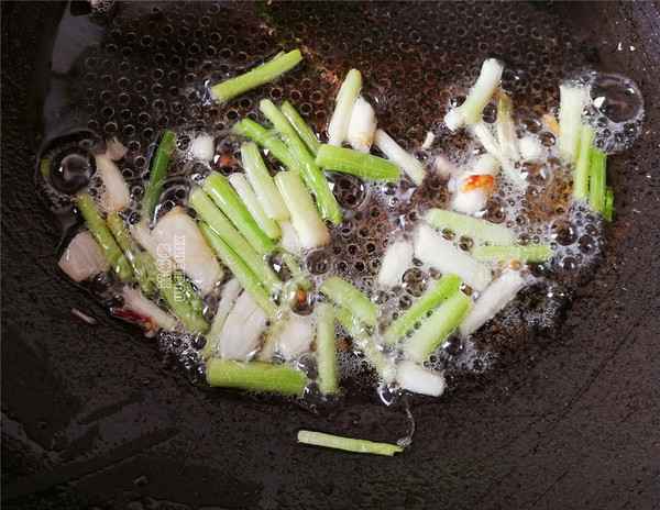 Scallion and Dried Bamboo Shoots recipe