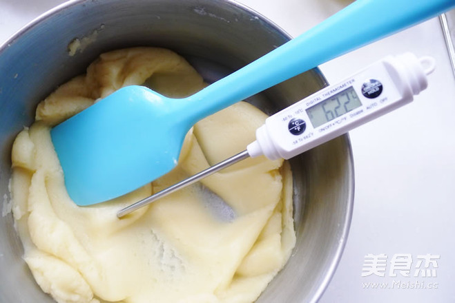 Puffs with Vanilla Matcha Sauce recipe