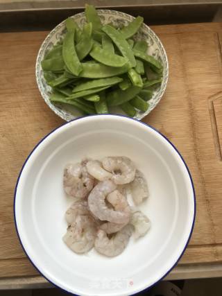 Fried Shrimp with Snow Pea recipe